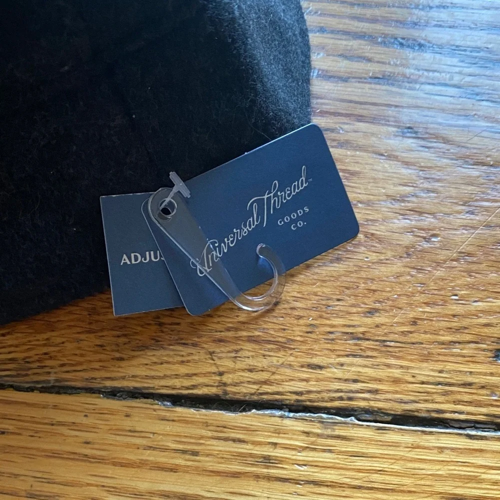 Universal Thread Classic Black Hat